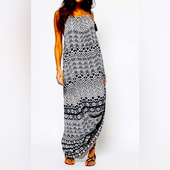 STAR MELA boho Agni print maxi dress w/adj tassel shoulder ties RE $320 M 🎉SALE - Picture 7 of 16